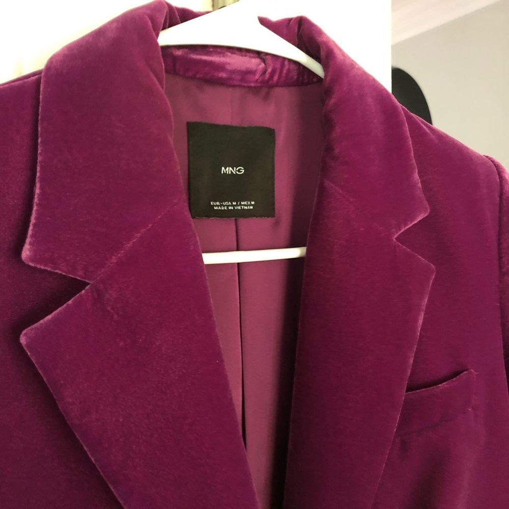 New: MNG Mango Structured Velvet Blazer. Size 6 - Picture 10 of 12